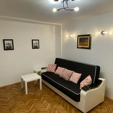 Apartment Garden 3 *